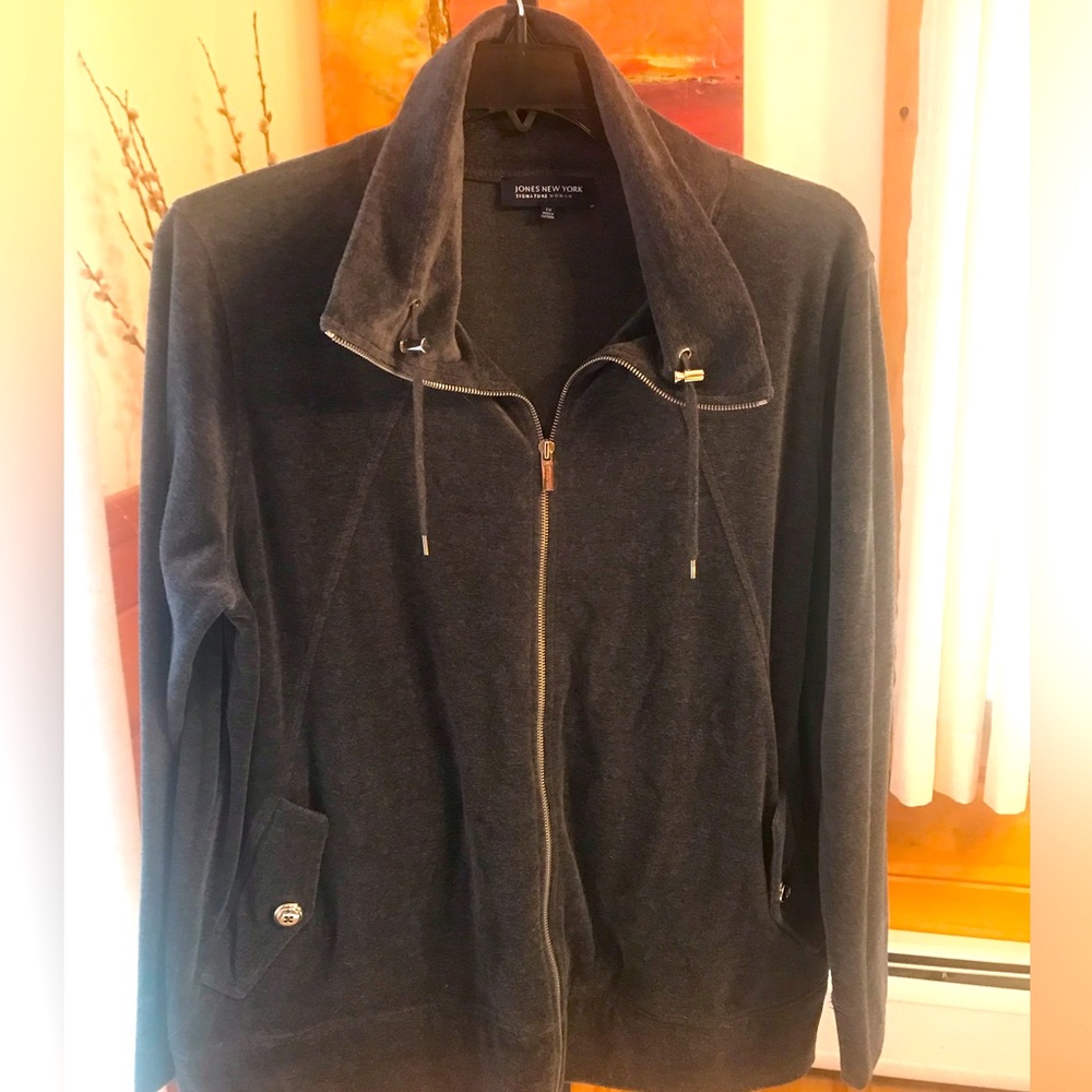 Velour Zip Jacket. Jones NY Woman. Grey. Cinch collar. Button pockets. Size 1X.